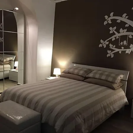 Sulle Antiche Mura Di Cinta *